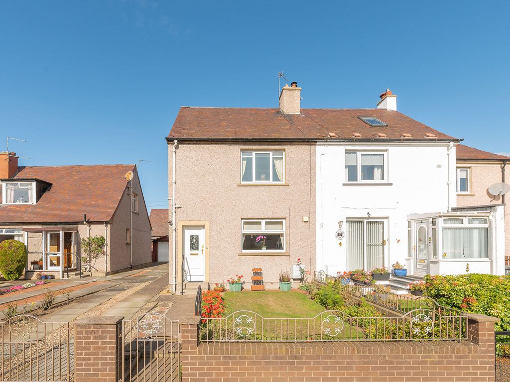 2 bed semidetached house for sale in 11 Salters