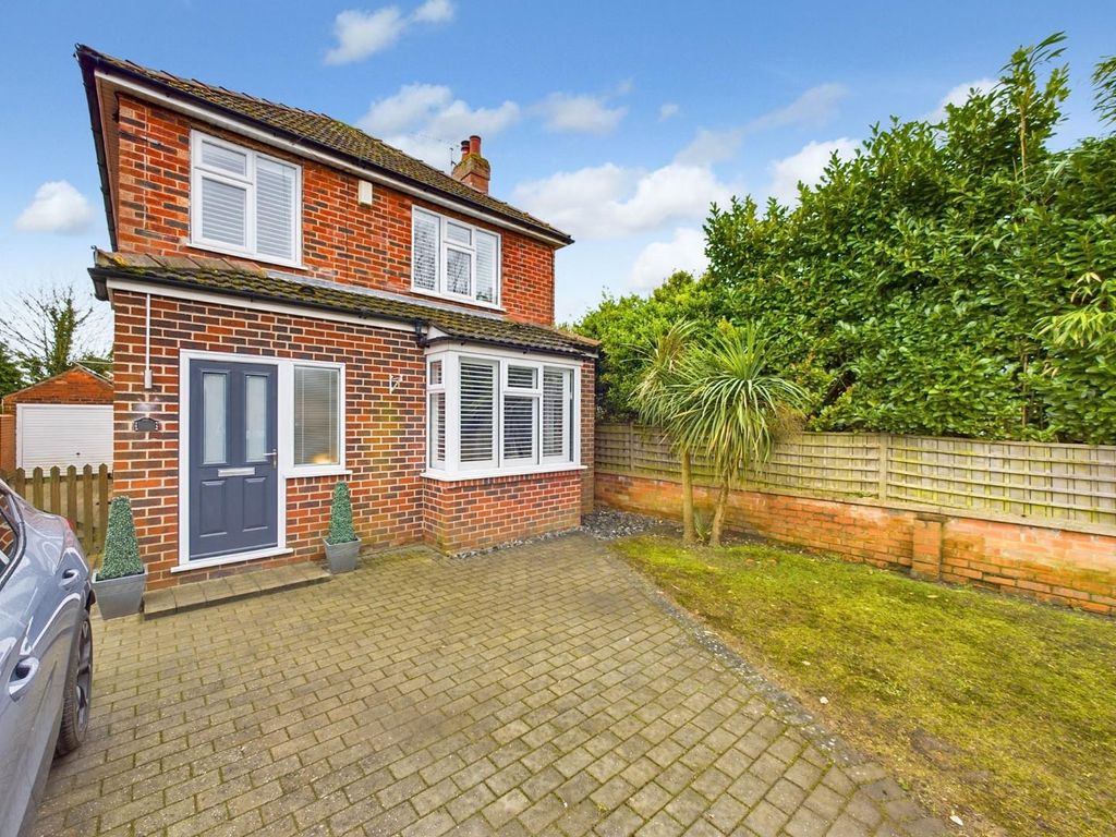 3 bed detached house for sale in Newark Road, North Hykeham, Lincoln