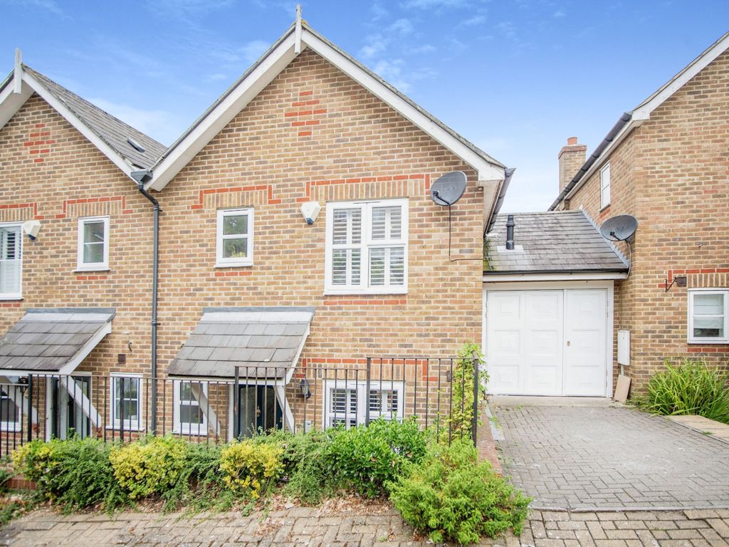 3 bed semidetached house for sale in Love Lane, Rochester ME1, £