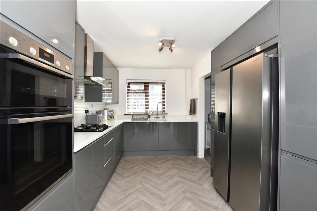 3 bed semidetached house for sale in Runnymede Road, StanfordLeHope