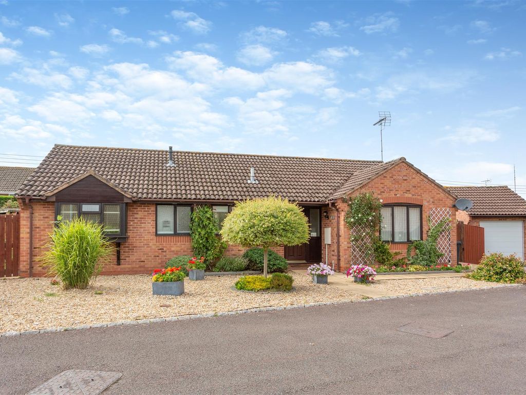 3 bed detached bungalow for sale in Brookside, Newent GL18 Zoopla