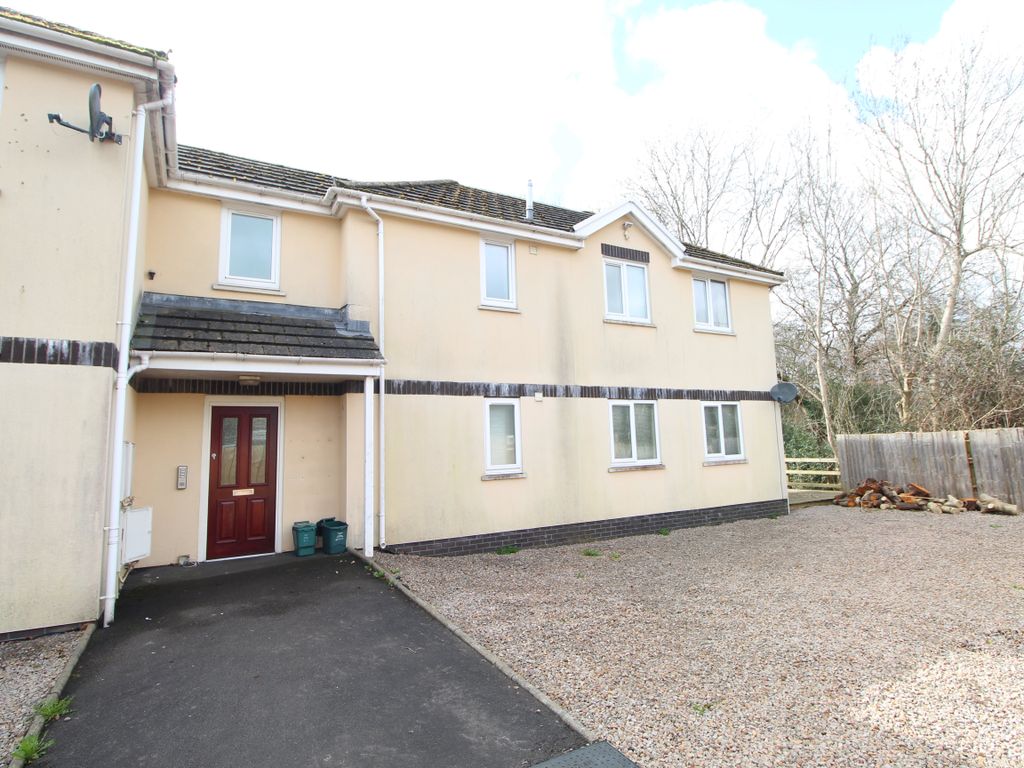 2 bed flat to rent in Dynea Road, Rhydyfelin, Pontypridd CF37 Zoopla