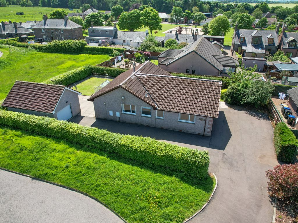 3 bed detached bungalow for sale in Kinnear Lane, Laurencekirk AB30, £
