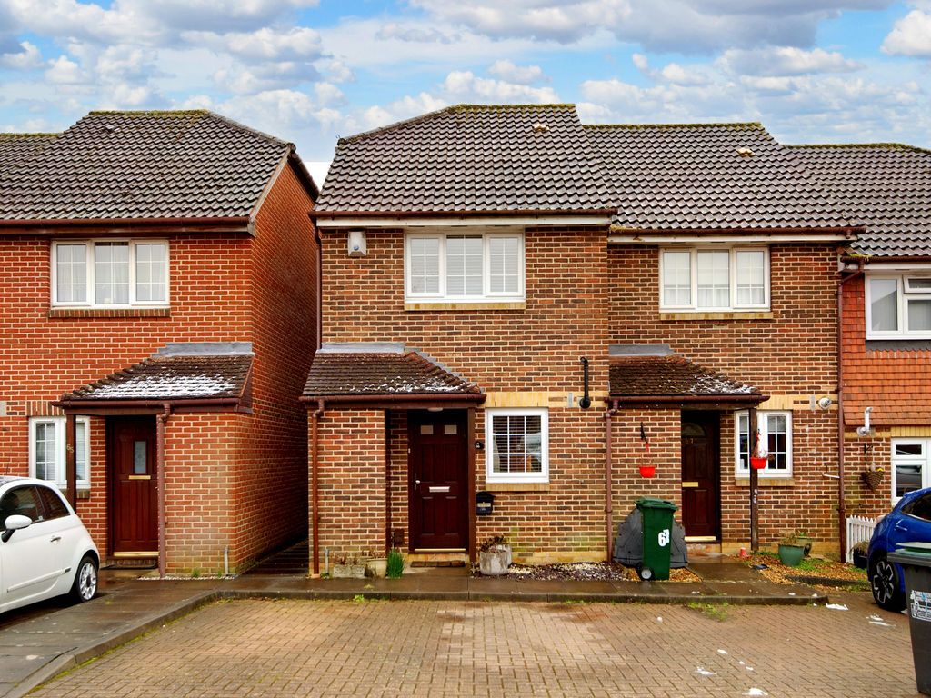 2 bed end terrace house for sale in Thompson Way, Rickmansworth