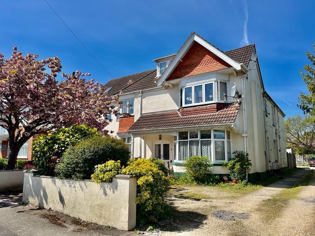 1 bed flat to rent in Queens Park Gardens, Bournemouth BH8 Zoopla