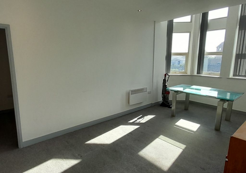 Studio to rent in Doncaster Road, Barnsley S70, £495 pcm Zoopla