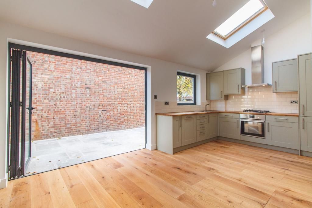 3 bed flat to rent in Evelyn Road, Wimbledon, London SW19 Zoopla