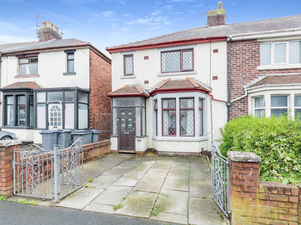2 bed end terrace house for sale in Kumara Crescent, Blackpool FY4, £