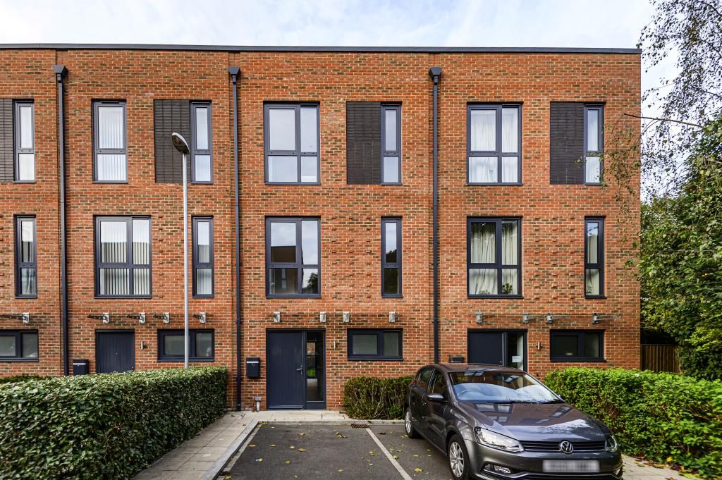 Pipit Drive, Putney SW15  