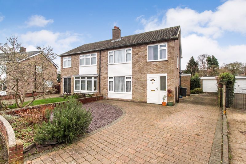 3 bed semidetached house for sale in Conway Crescent, Bedford MK41 Zoopla