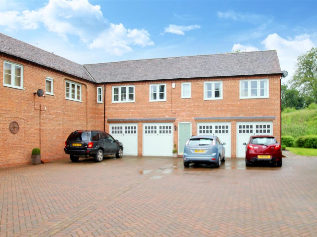 2 bed flat to rent in Mill Court, Alvechurch, Birmingham B48 Zoopla