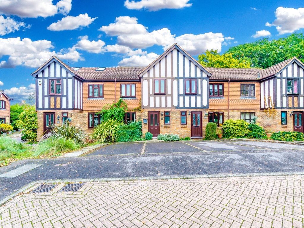 3 bed detached house for sale in Alpine Road, Redhill, Surrey RH1, £