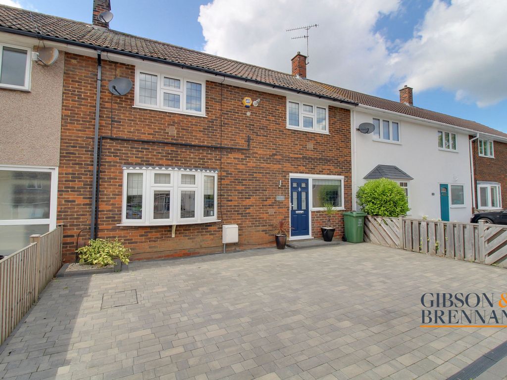 4 bed terraced house for sale in Whitmore Way, Basildon SS14 Zoopla