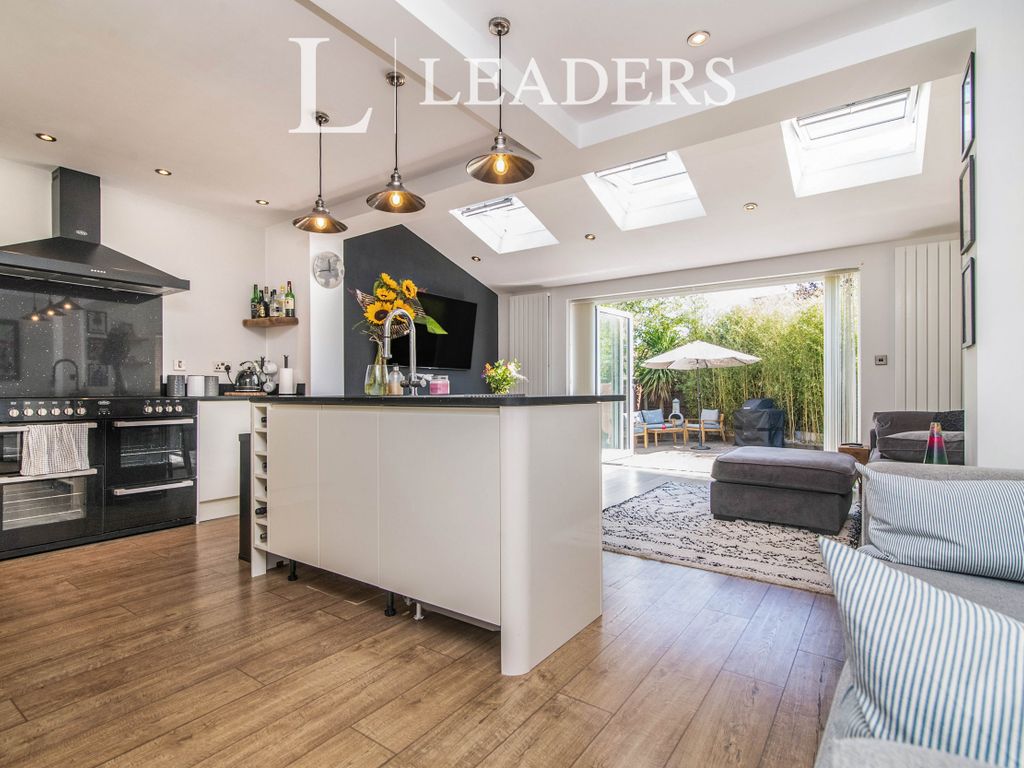 3 bed semidetached house to rent in Willow Road, Bromsgrove B61 Zoopla