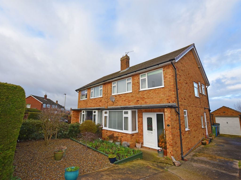 3 bed semidetached house for sale in Southlands Grove, Scarborough