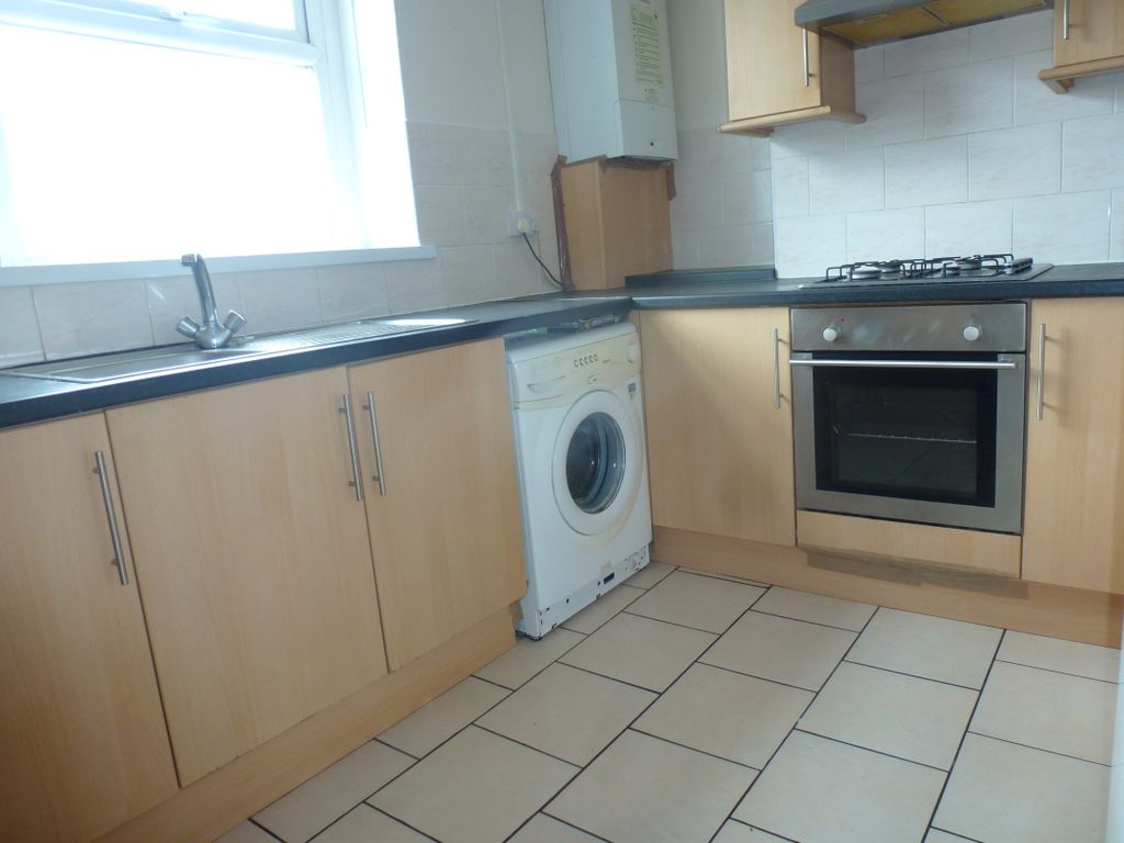 2 bed flat to rent in Cowbridge Road East, Canton, Cardiff CF11, £1,200