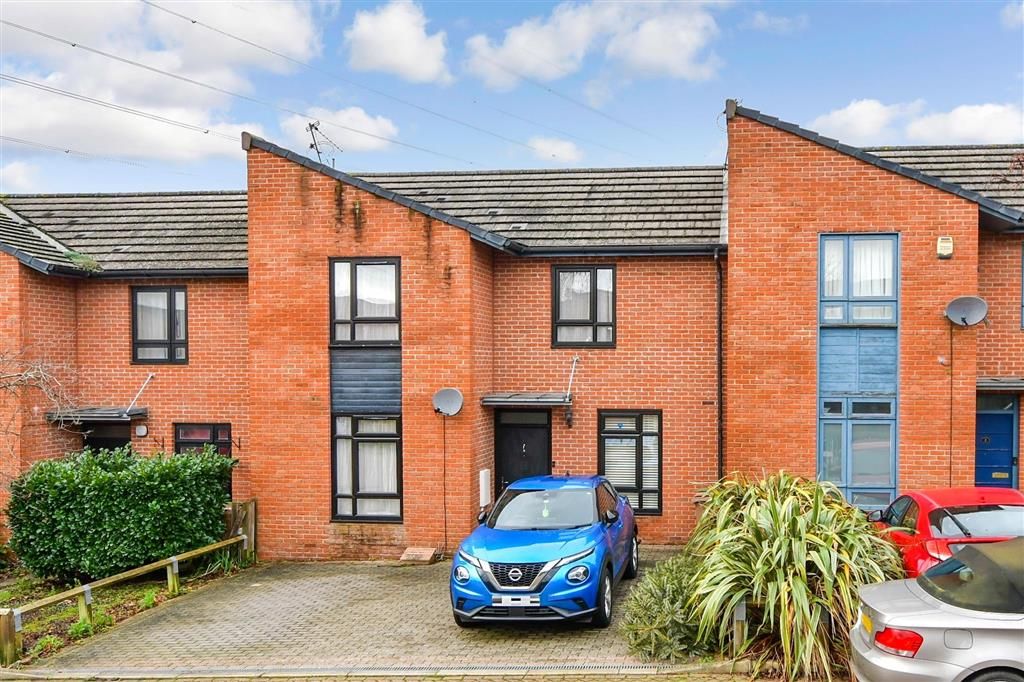 2 bed terraced house for sale in Violet Close, Sutton, Surrey SM3, £