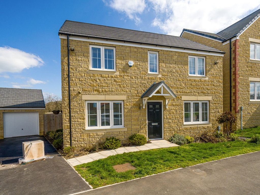 4 bed detached house for sale in Gregor Drive, Calne, Wiltshire SN11