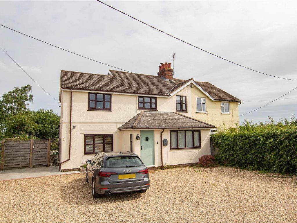4 bed semidetached house for sale in Bardfield Road, Thaxted, Dunmow