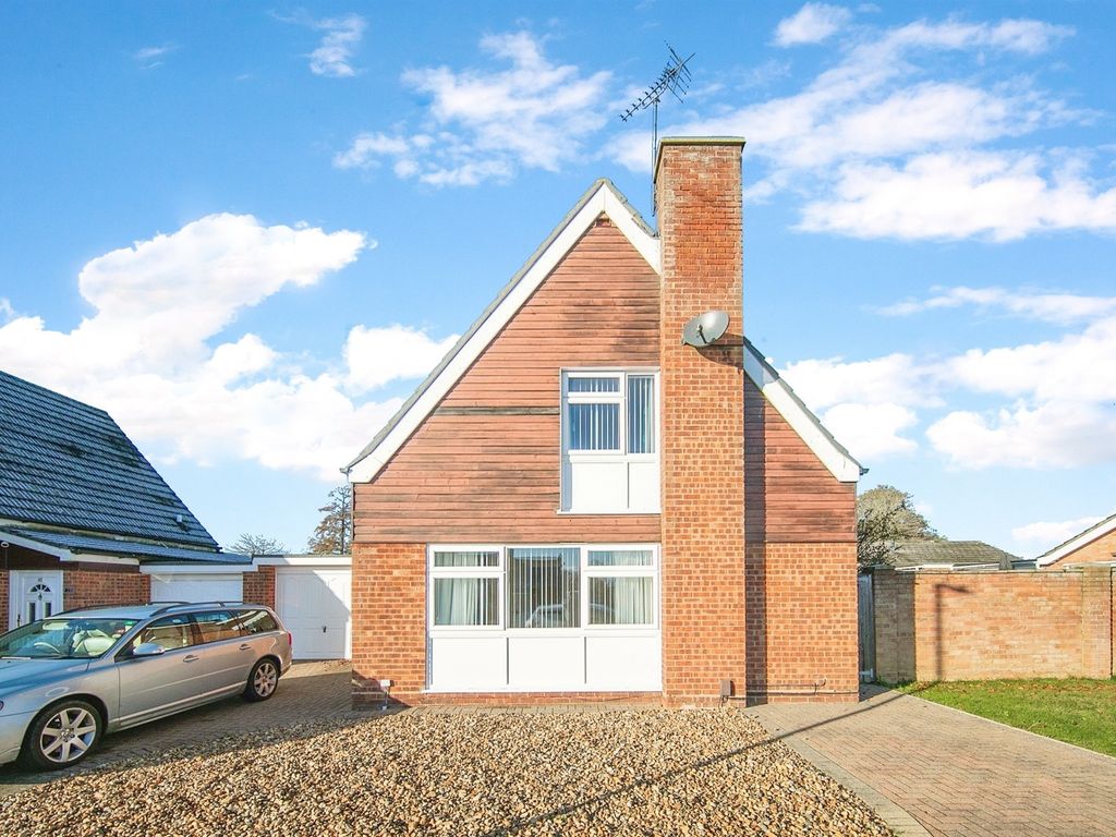2 bed detached house for sale in Sandringham Close, Ipswich IP2, £