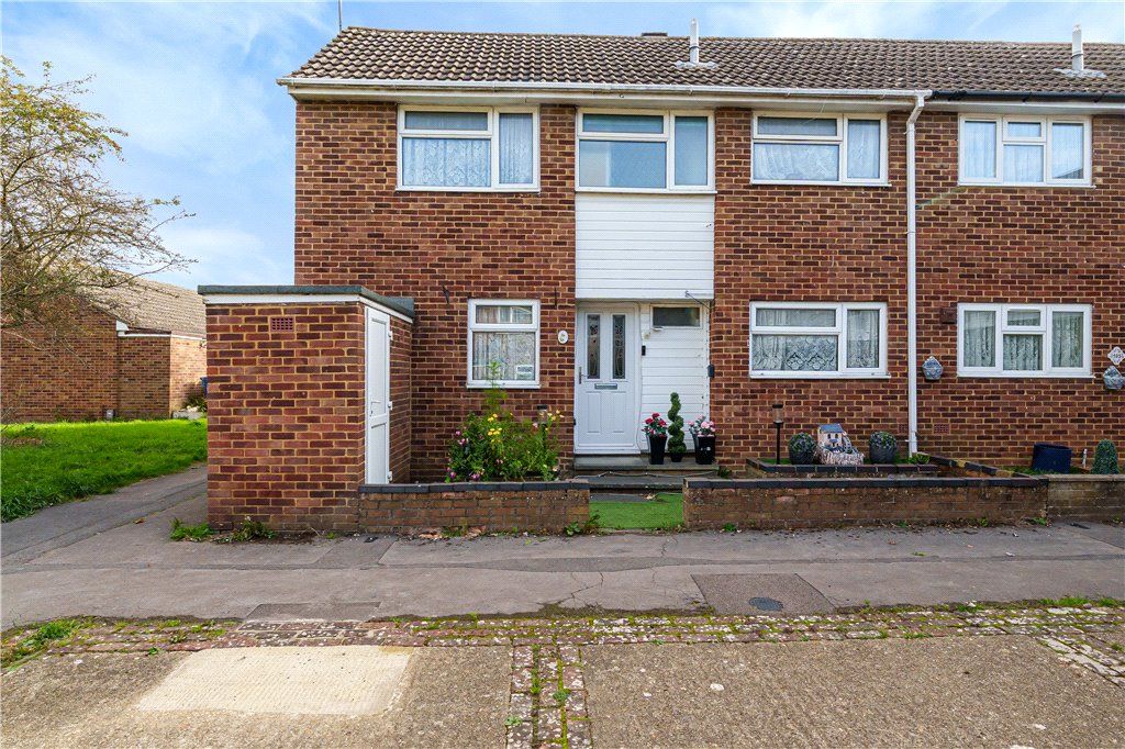4 bed end terrace house for sale in Swaledale, Bracknell, Berkshire