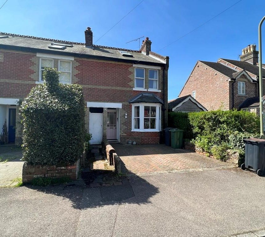 3 bed terraced house for sale in Castle Road, Rowland's Castle PO9, £