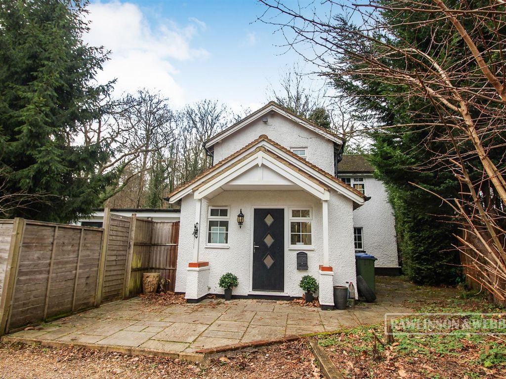3 bed detached house to rent in Convent Lane, Burwood Park, Cobham KT11