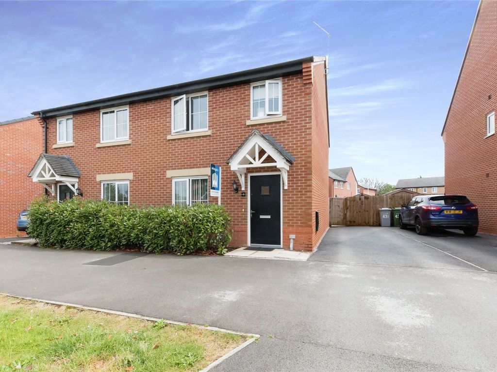 3 bed semidetached house to rent in Broad Street, Crewe CW1, £950 pcm