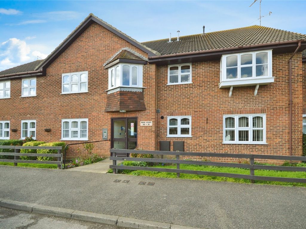 1 bed flat for sale in Abbey Fields, Faversham, Kent ME13, £150,000