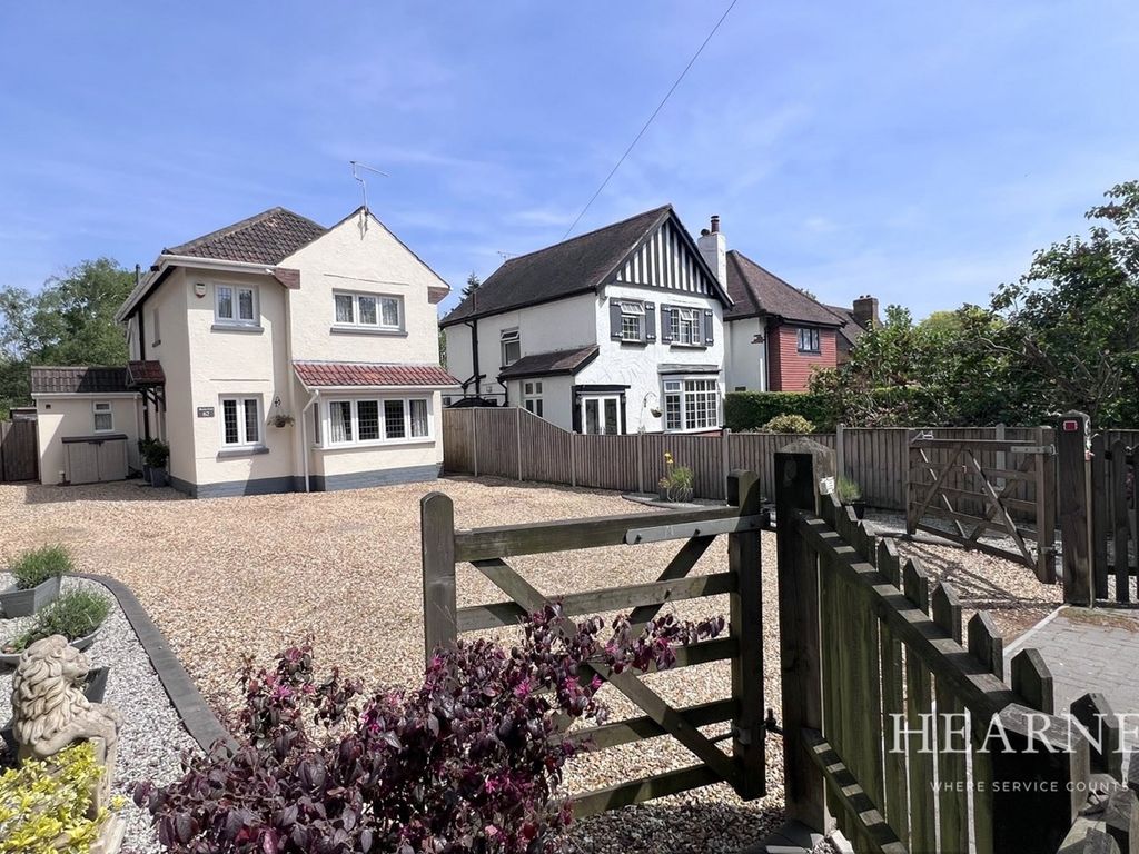 3 bed detached house for sale in Magna Road, Bournemouth BH11, £650,000