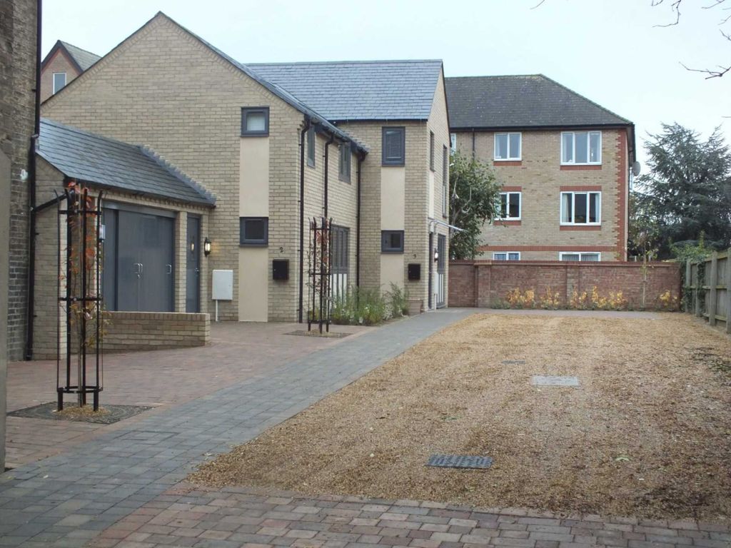 2 bed property to rent in Market Mews, New Street, St Neots PE19 Zoopla