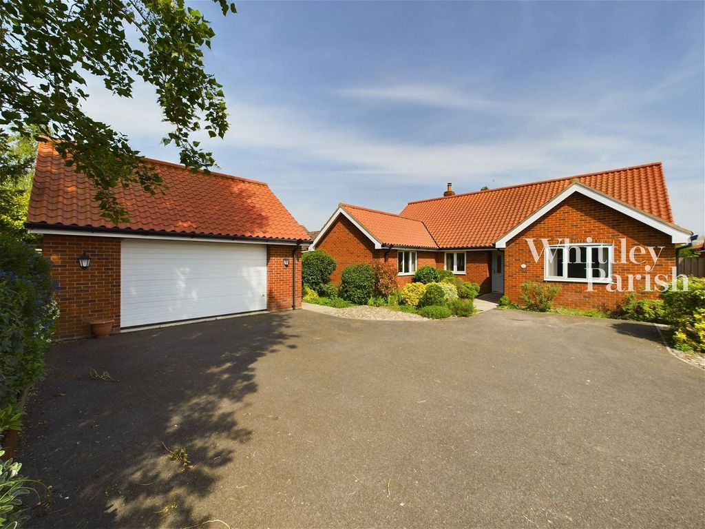 4 bed bungalow for sale in Denmark Street, Diss IP22, £570,000 Zoopla