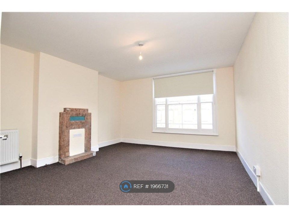 Room to rent in Holloway Road, London N19, £700 pcm Zoopla