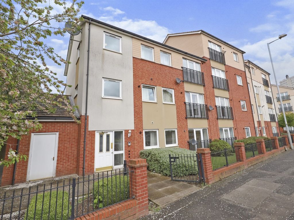 Wednesfield Road, St Peters Walk, Wolverhampton WV10  