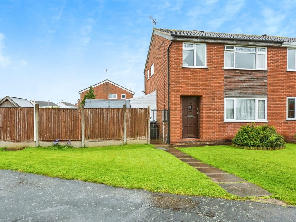 3 bed semidetached house for sale in Hereford Close, Barwell