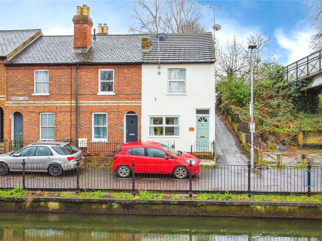 3 bed end terrace house for sale in Side, Reading, Berkshire RG1