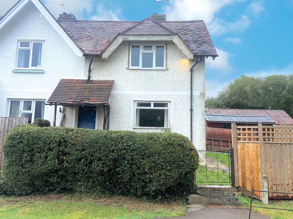 3 bed semidetached house for sale in Mid Street, South Nutfield