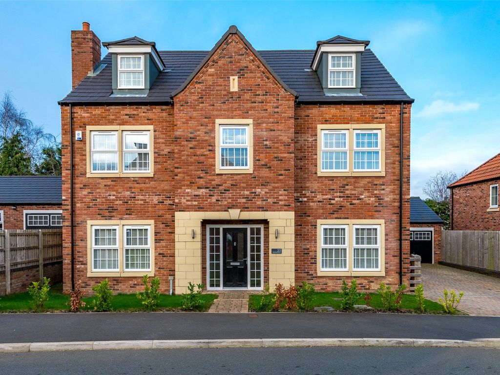 6 bed detached house for sale in Woodlands Grove, Leeds LS16, £