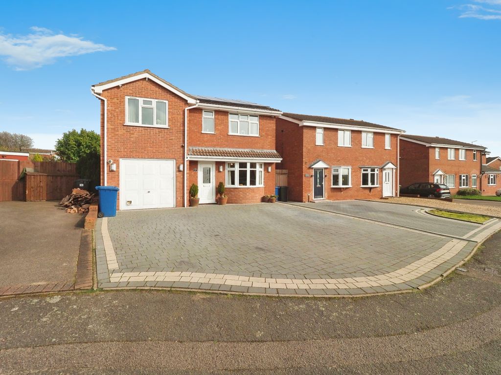 4 bed detached house for sale in Loughshaw, Wilnecote, Tamworth B77, £380,000 Zoopla