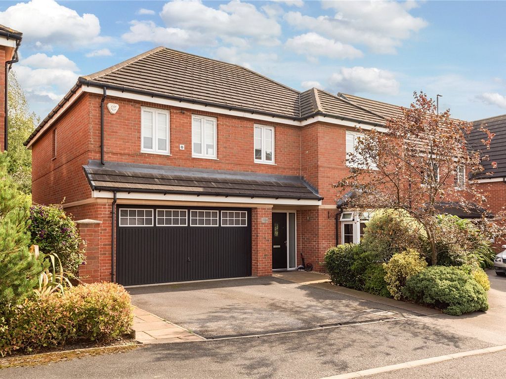 5 bed detached house for sale in Harvest Close, Garforth, Leeds LS25, £