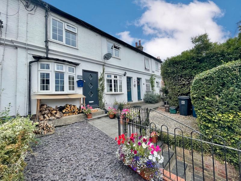 2 bed cottage for sale in Lane, Wooburn Green, High