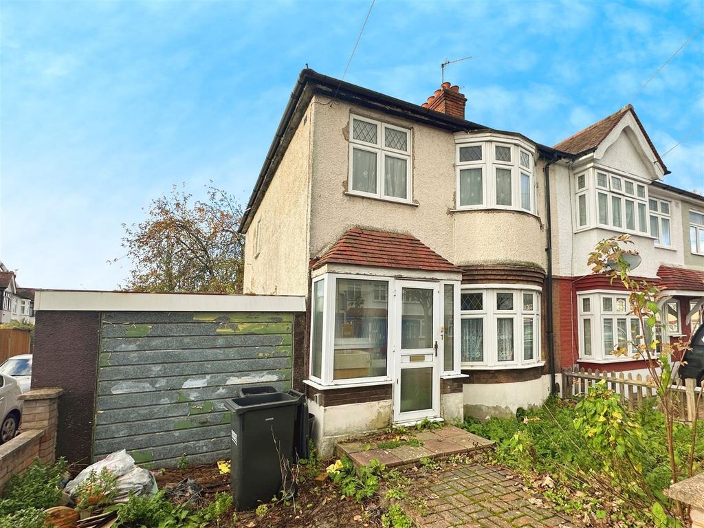 3 bed property for sale in Glebe Path, Mitcham CR4, £525,000 Zoopla