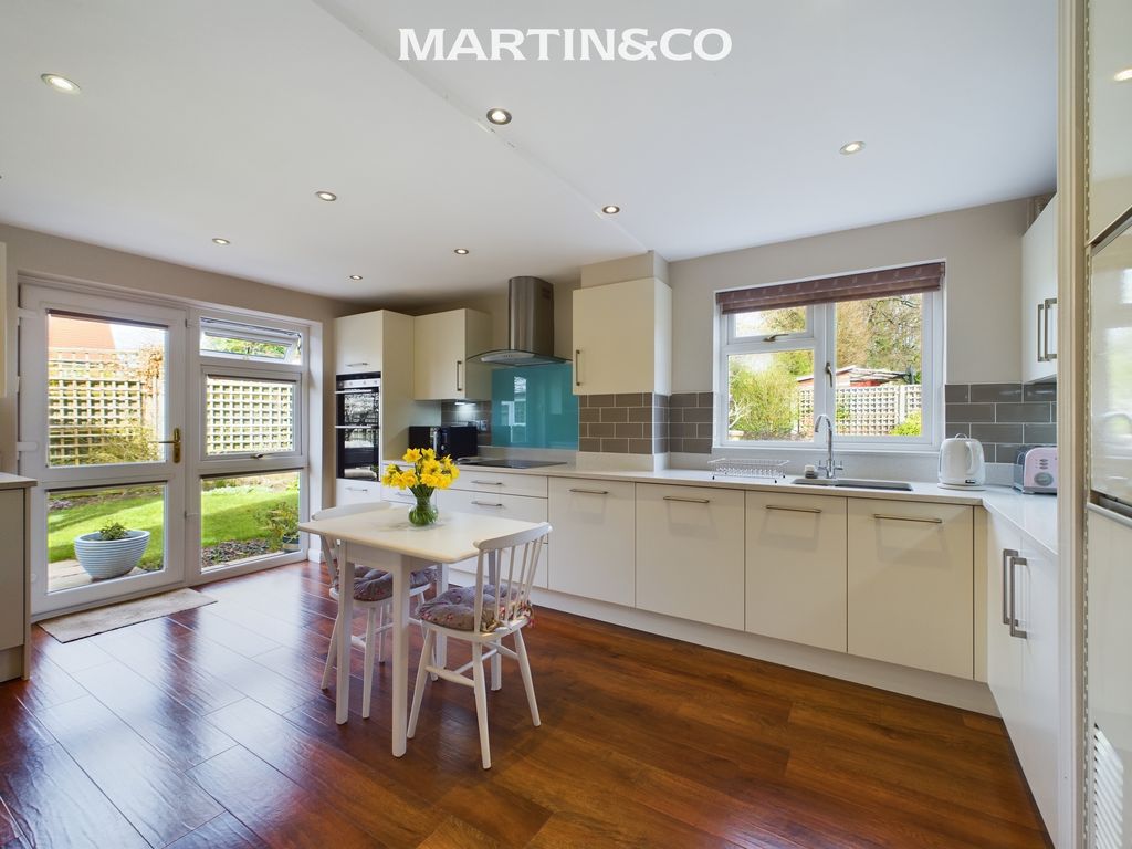 3 bed semidetached house for sale in Shefford Crescent, Wokingham RG40