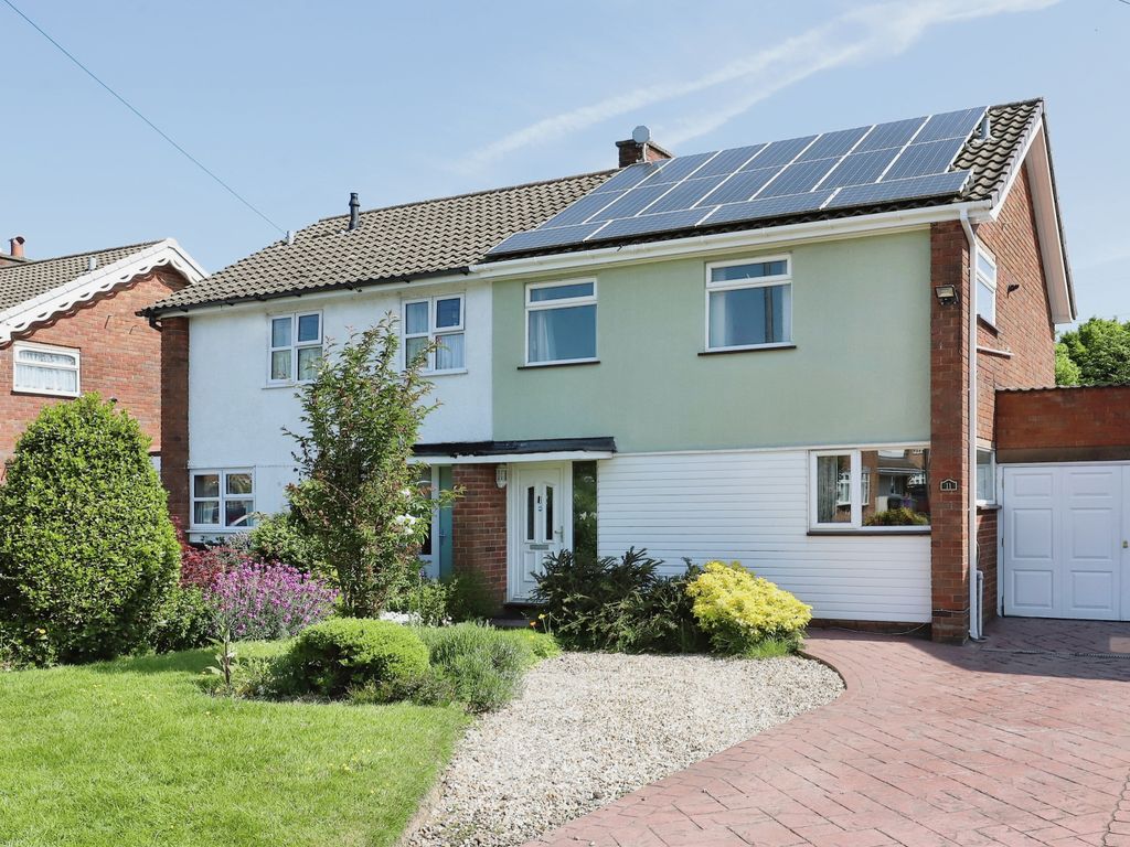 3 bed semidetached house for sale in Lyndale Drive, Wolverhampton