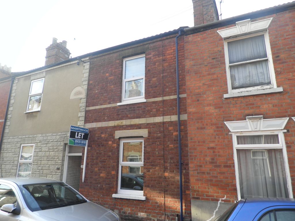 3 bed terraced house to rent in Sidney Street, Grantham NG31, £700 pcm Zoopla