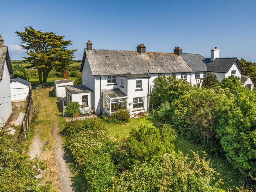 4 bed end terrace house for sale in Mile End, The Lizard, Helston TR12