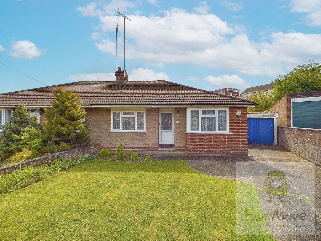 2 bed semidetached bungalow for sale in Chartwell Close, Frindsbury