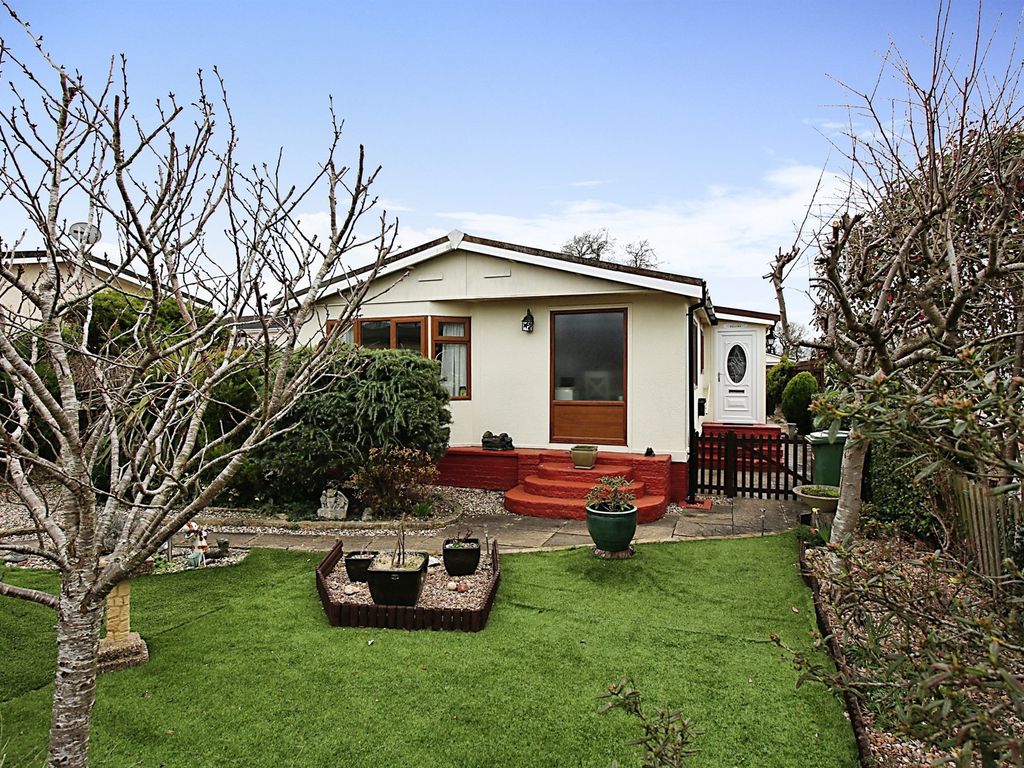 2 bed mobile/park home for sale in Oundle Road, Weldon, Corby NN17 Zoopla