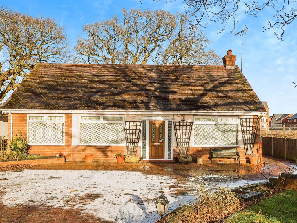 3 bed detached bungalow for sale in Whaddon Drive, Chester CH4, £550,000 Zoopla