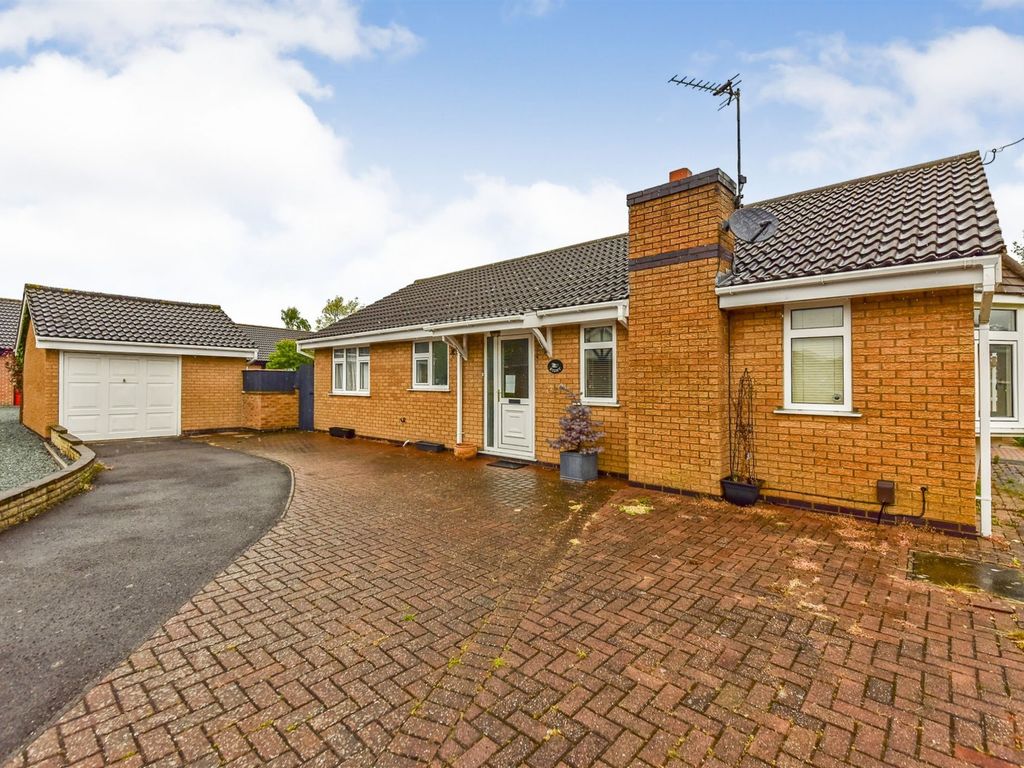 2 bed detached bungalow for sale in Westminster Way, Grantham NG31 Zoopla